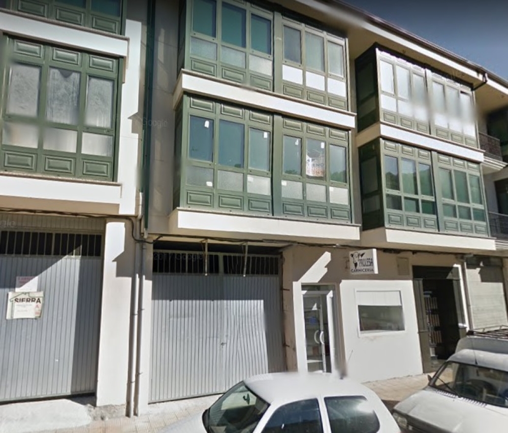 BAJO COMERCIAL EN SAMOS