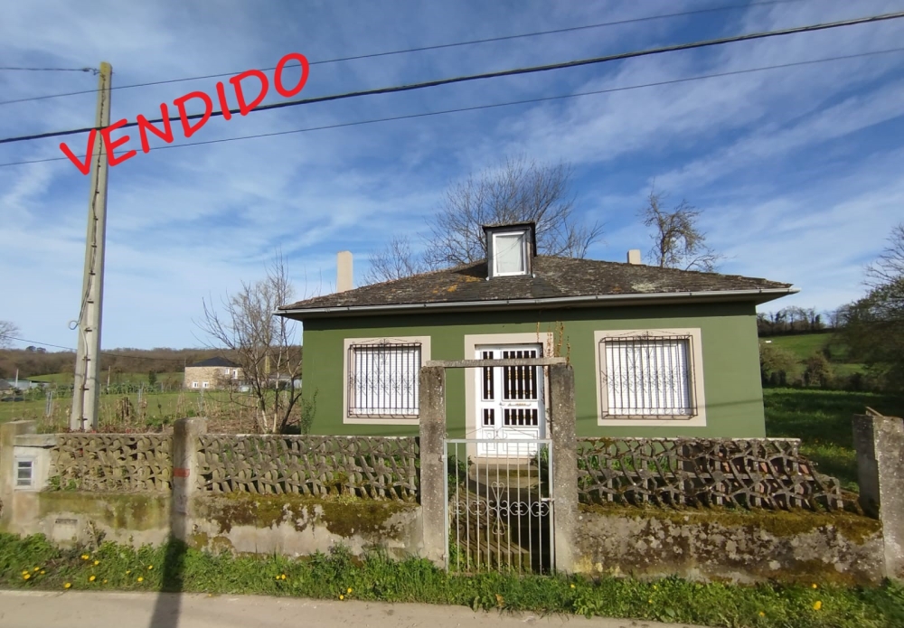 CASA CON TERRENO A 5 MIN DE SARRIA