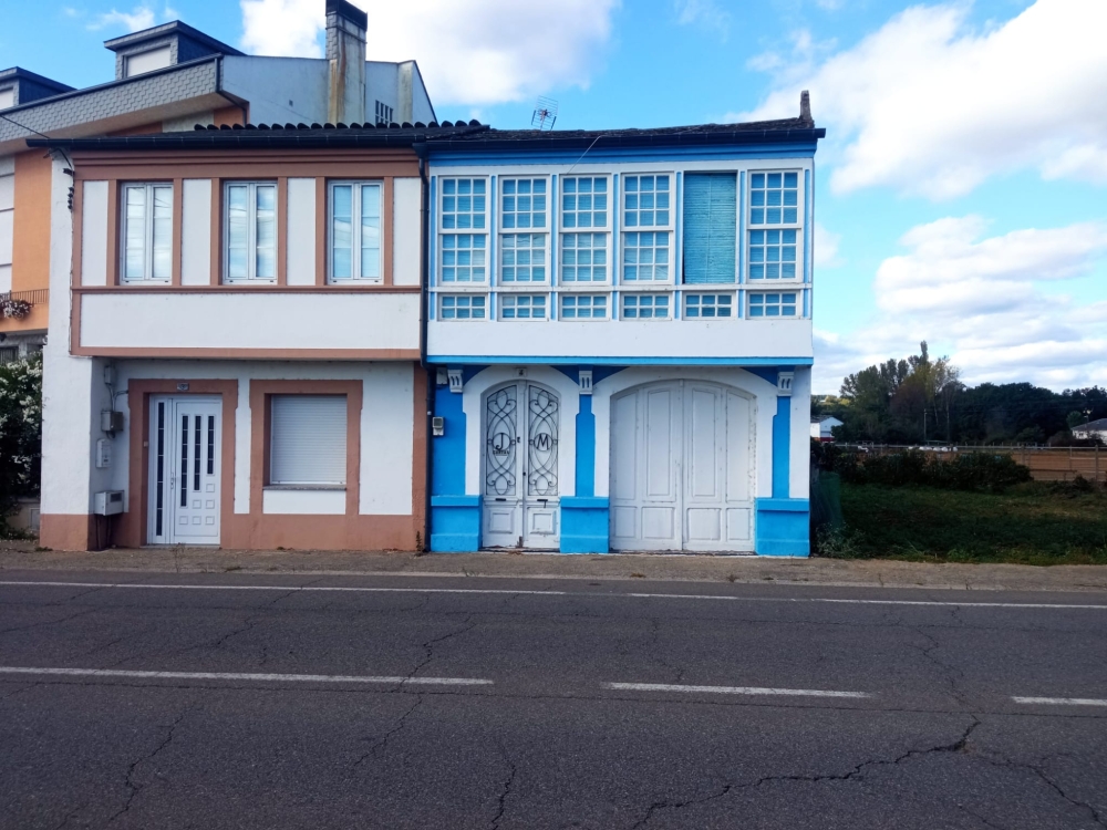 ¡OPORTUNIDAD! Casita con parcela en Sarria