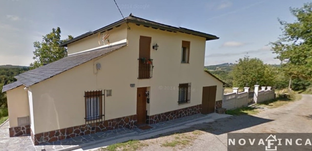 PRECIOSA CASA A 5 MINUTOS DE SARRIA