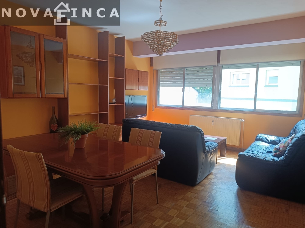 Vivienda próxima a Praza da Vila