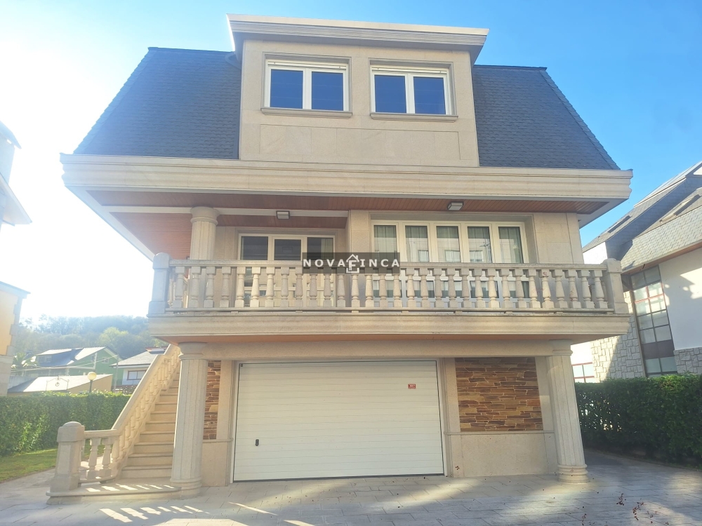 Vivienda unifamiliar exclusiva en  Calle Benigno Quiroga