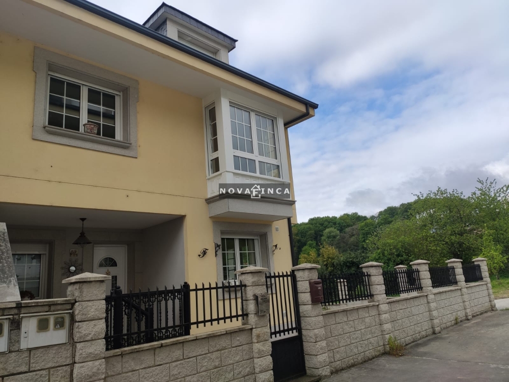 Casa en casco  urbano de Sarria 